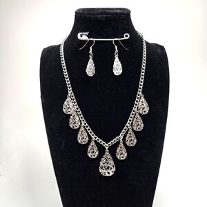 Necklace and Earring Set Silvertone Filigree Statement Piece Matching Fishhooks